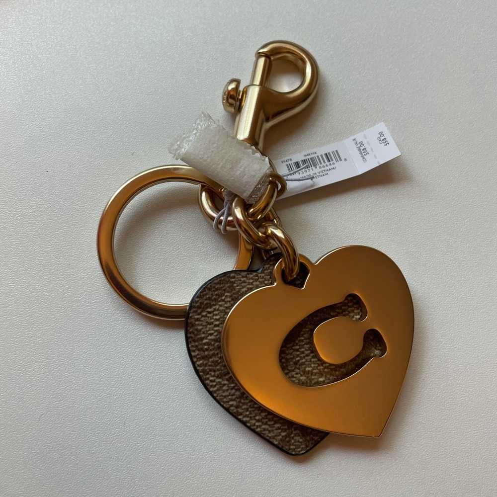 NWT Coach Signature Hearts Key Ring Keychain - Gold